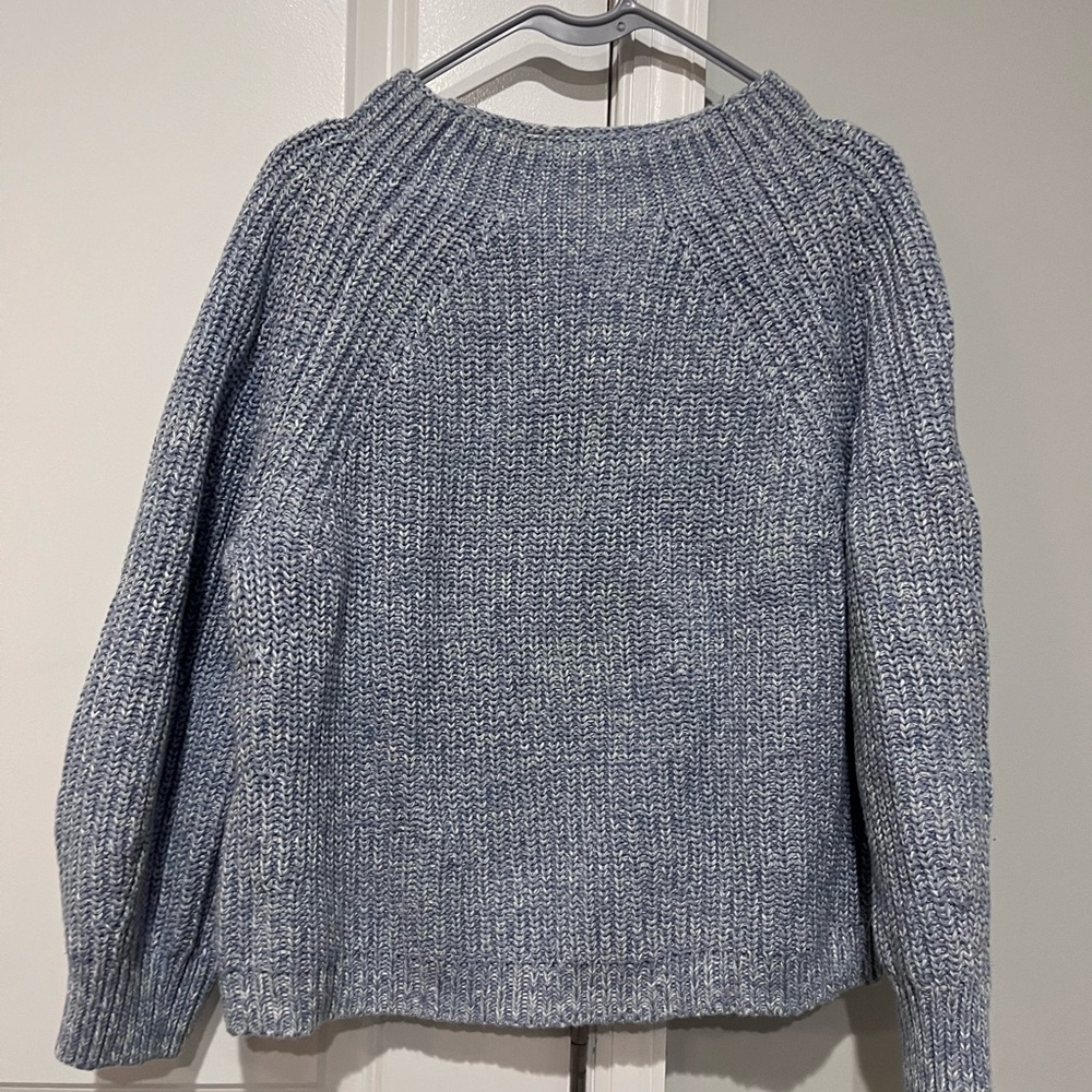 GAP Women's Heathered Blue Crew Neck Sweater